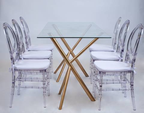 كراسي شيفاري الشفافة مع طاولة مستطيلة الشكل
