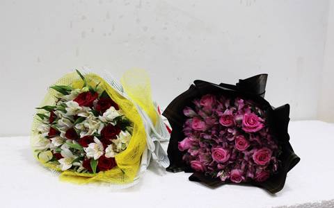 Twin Alstroemeria & Roses