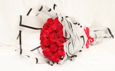 Red Rose Stylish Bouquet