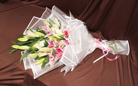 Mix lilies Bouquet 10