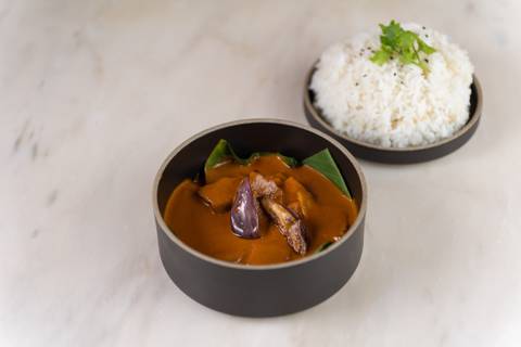 كاري لحم بانانج مع أرز
