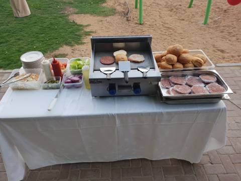 Burger Station for 15 Persons