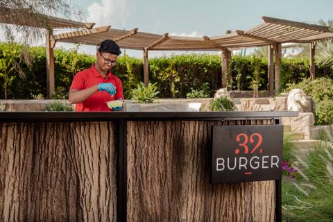 Burger Station for 15 Persons