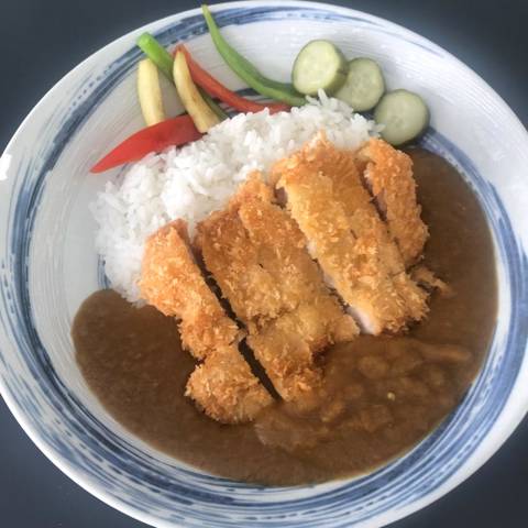 كاري دجاج كاتسو على الأرز