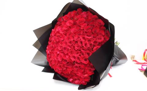 Red Roses Bouquet - Medium