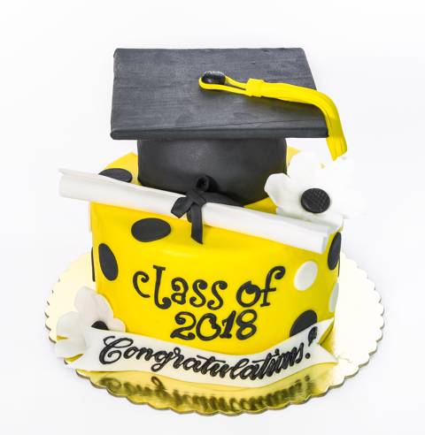 Graduation Hat Yellow Cake