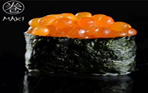 ايكورا(بيض سمك السلمون ) سوشي