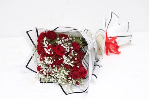 Red Rose Gypso Bouquet