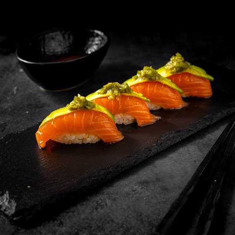 Kizami Salmon Sushi
