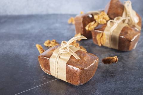 Mini Banana Cake with Dates & Walnut