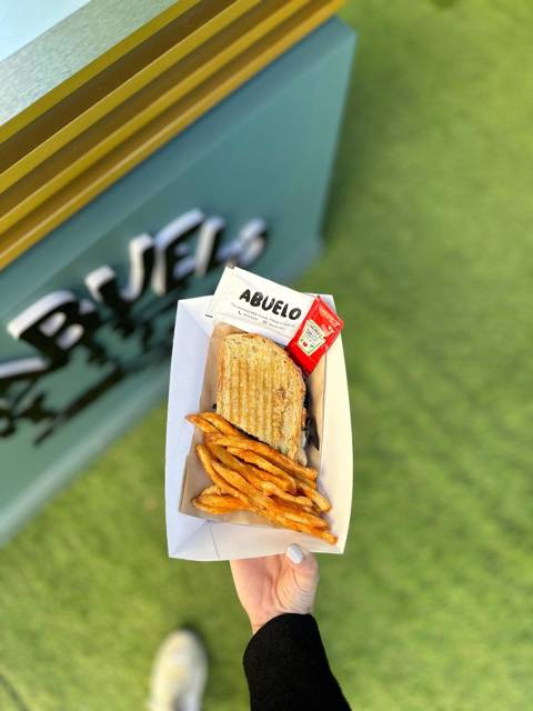 Sandwiches & Coffee Station