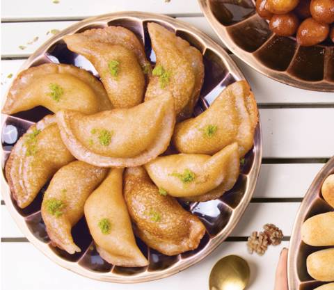 Fried Qatayef with Walnuts
