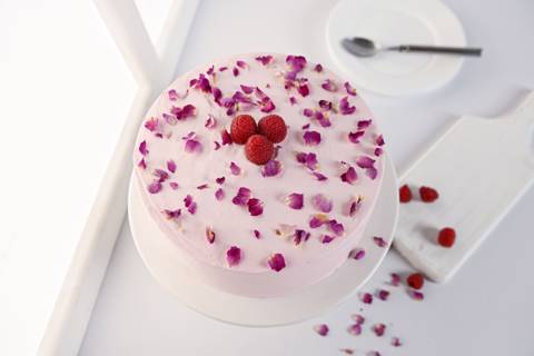 Victoria Cake with Rose