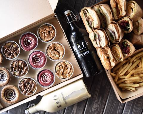 Sandwiches with Desserts & Kofe Box