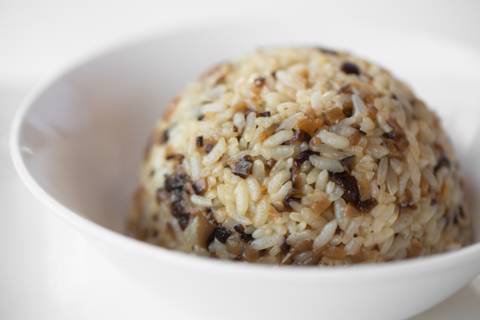 أرز مقلي بفطر الشيتاكي