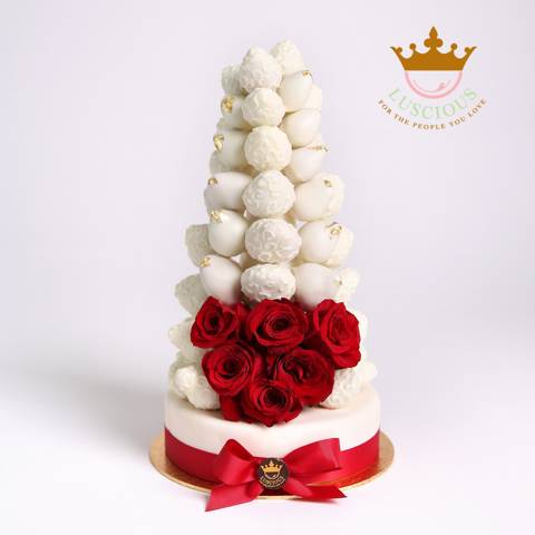 White Choco Strawberry Pyramid