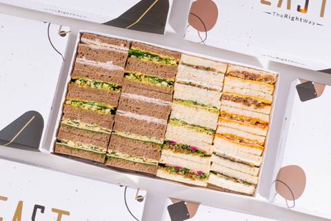 Toast Sandwiches Box - Large