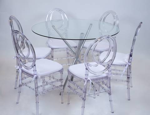 Transparent Round Back Chiavari Chairs with Round Table