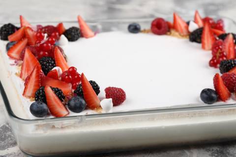 Vanilla Milk Cake with Fresh Berries