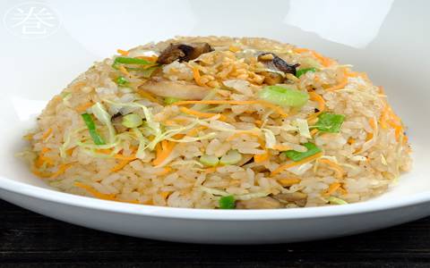 أرز مقلي بالخضار