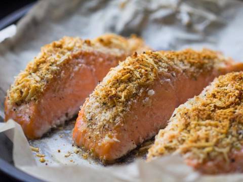 Salmon Fillet with Breadcrumbs