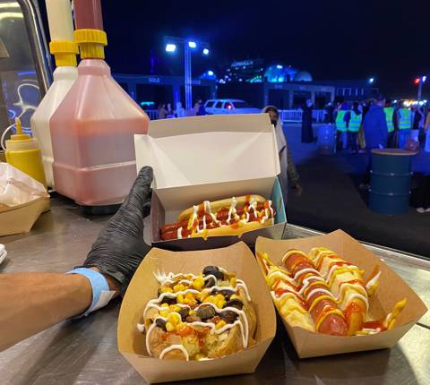 Hot Dog Truck for 100 Persons