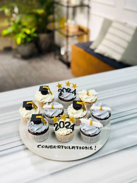 Graduation 24' Cupcakes