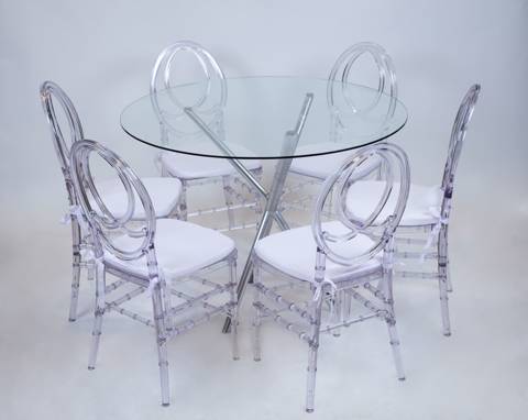 Wood Gold Chiavari Chairs with Round Table